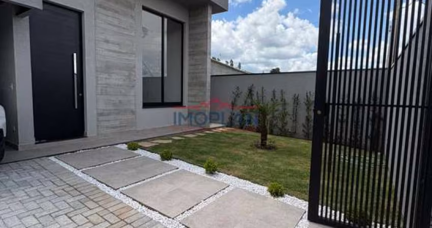 Casa à Venda com 3 dormitórios no Loteamento Serras de Atibaia 2