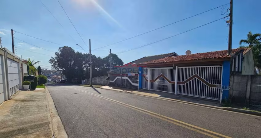 Casa em Atibaia , bairro nobre , 03 dormitórios 03 suítes , churrasqueira, jardi