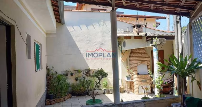 Casa à venda em uma ótima localização em Atibaia - SP - Jardim Cerejeiras