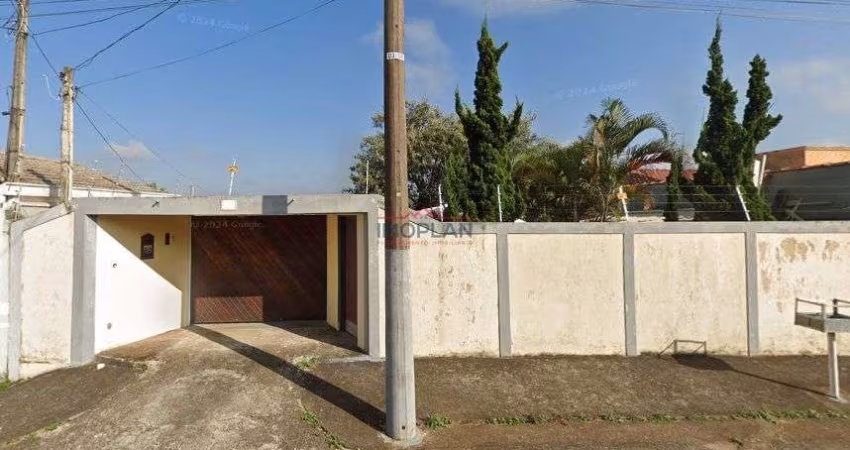 Casa charmosa disponível para venda em Atibaia