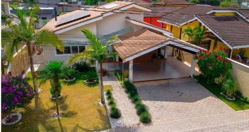 Casa Térrea em Condomínio Fechado com 3 suítes