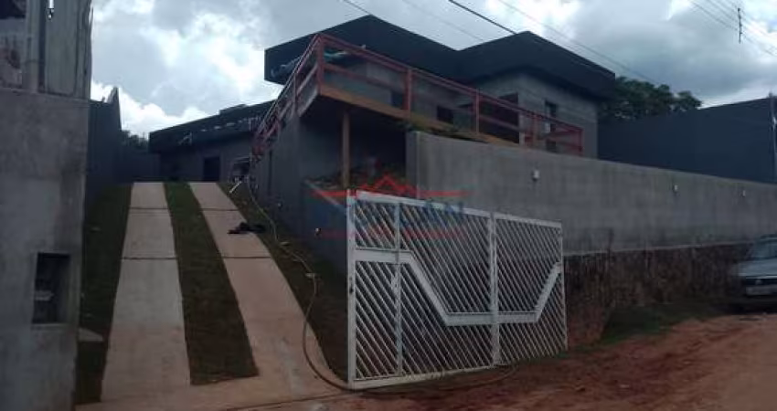 Casa nova á venda com piscina no Jardim Estância Brasil - Atibaia - SP