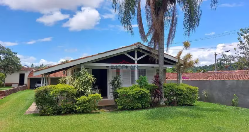 Casa totalmente térrea próximo a Al. Lucas Nogueira Garcez