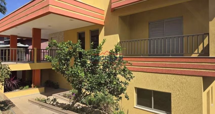 CASA DESLUMBRANTE COM  5 SUÍTES  E ELEVADOR