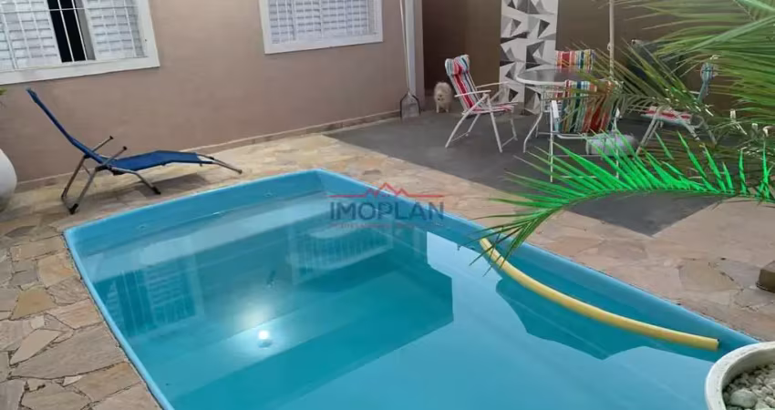 Sobrado com piscina à venda - bairro planejado e bem localizado!