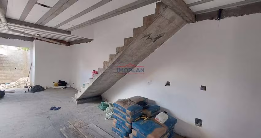 Casa nova com 2 suítes no Jardim Colonial
