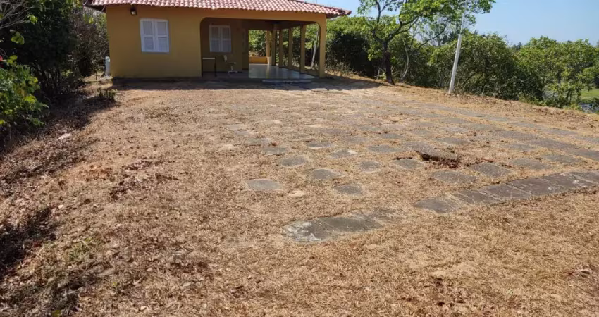 Vende - se Casa na Avenida Principal de Acesso a Praia da Taiba
