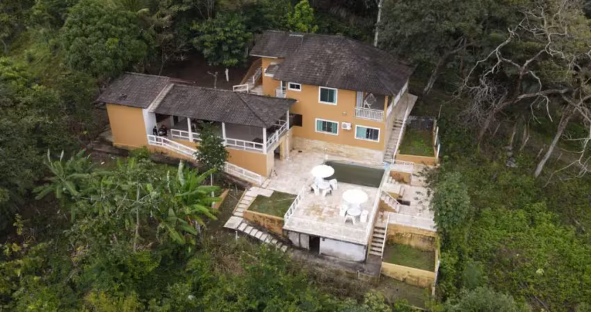Vendo sitio no pé da serra de  pacatuba com casa porteira fechada  com capacidade pra 30 pessoas