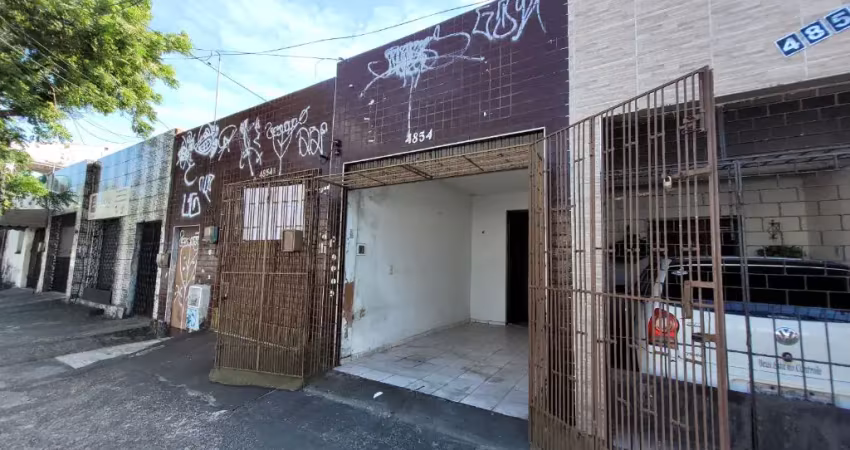 Casa com ponto comercial na avenida francisco sá, para investir ou morar