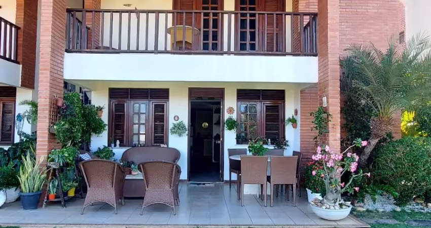 Vende casa duplex com porteira fechada em condomínio no porto das dunas