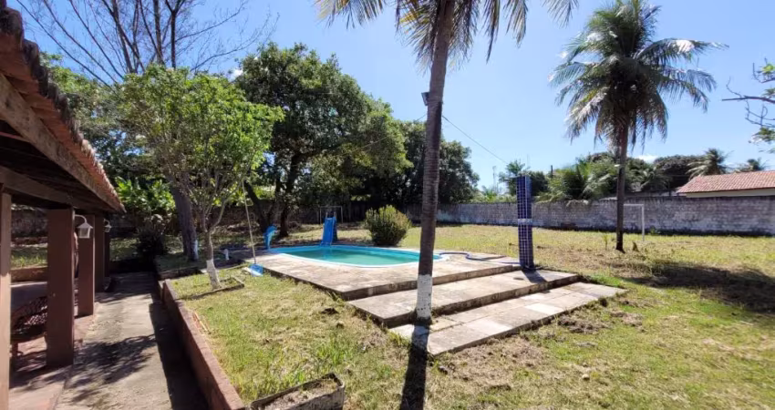 Casa mobiliada térrea e ampla com piscina e poço no pacheco perto do mar