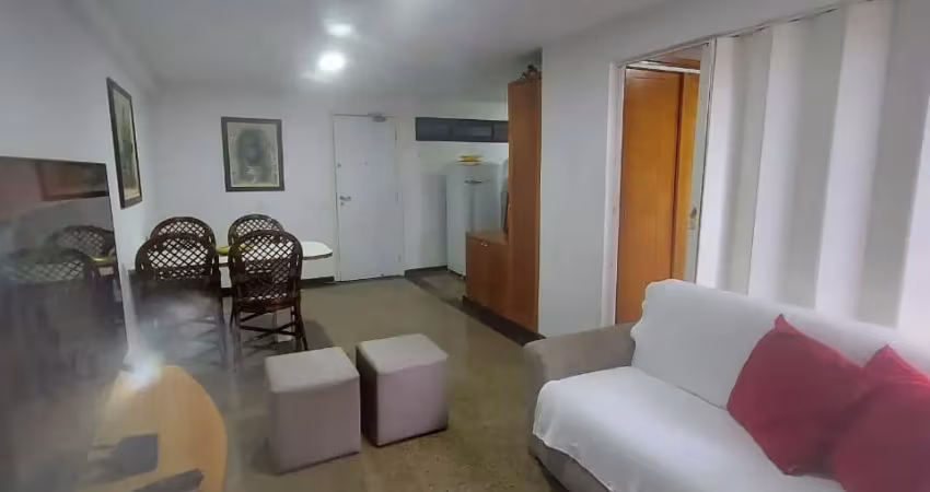 Flat na avenida beira mar mobiliado com vaga ótima localização