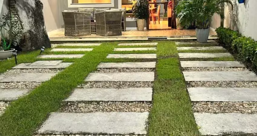 Casa com 3 quartos à venda na Rua Miguel Guimarães, 666, Lagoa Redonda, Fortaleza