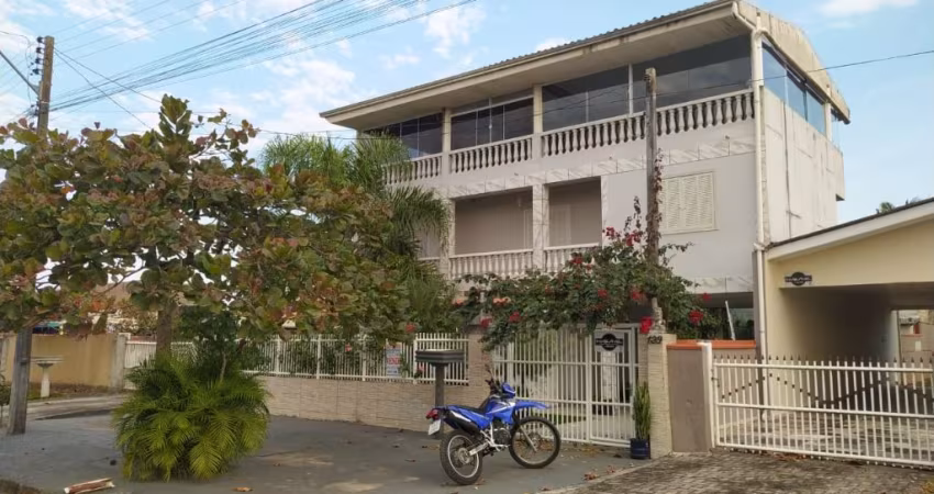 TRIPLEX EM EM GUARATUBA-PR PRÓXIMO À PRAIA