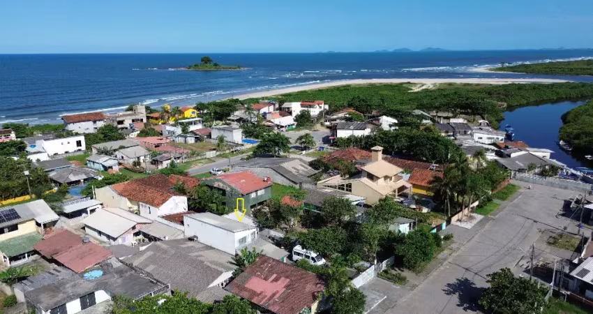 Lindo sobrado na Barra do Saí próximo a praia