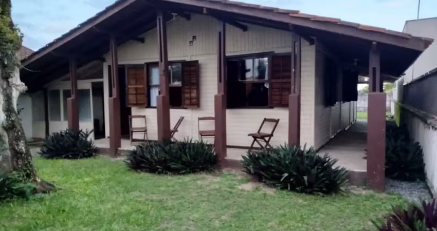 Casa com 2 quartos à venda na Avenida São Paulo, Coroados, Guaratuba