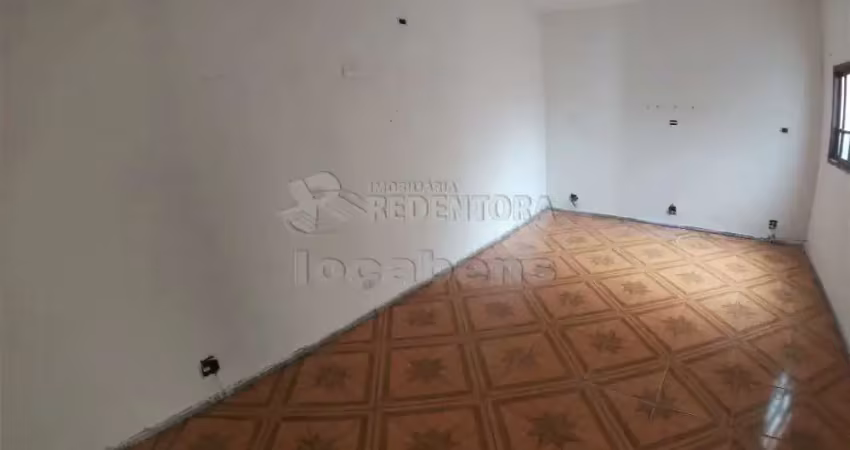Casa no bairro dom lafayete com 03 dormitórios e 02 vagas de garagem.