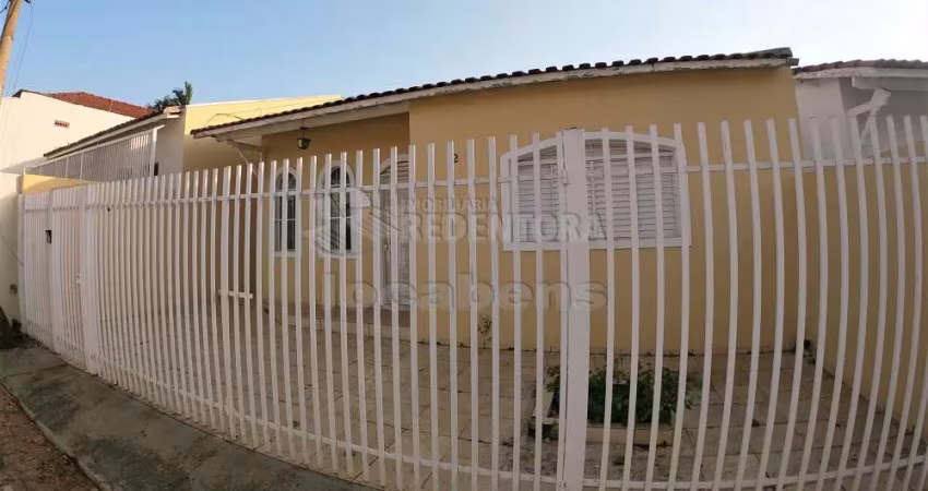 Vila Santa Cruz - Casa com 03 dormitórios