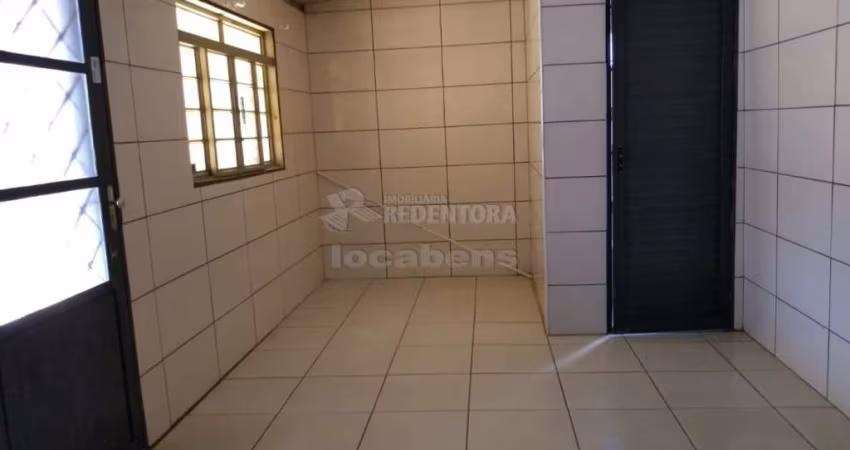 Casa Padrão- À venda com 03 dormitórios