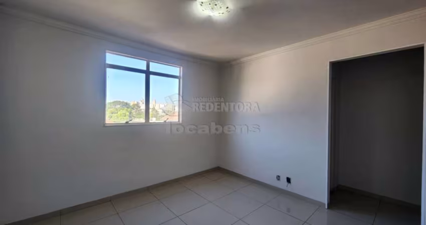 Vila Angélica II Apartamento com 02 dormitórios, 01 vaga de garagem.