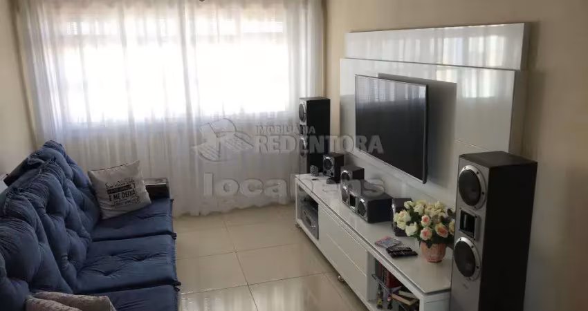 Centro - apartamento com 03 dormitórios sendo 01 dormitório com ar condicionado