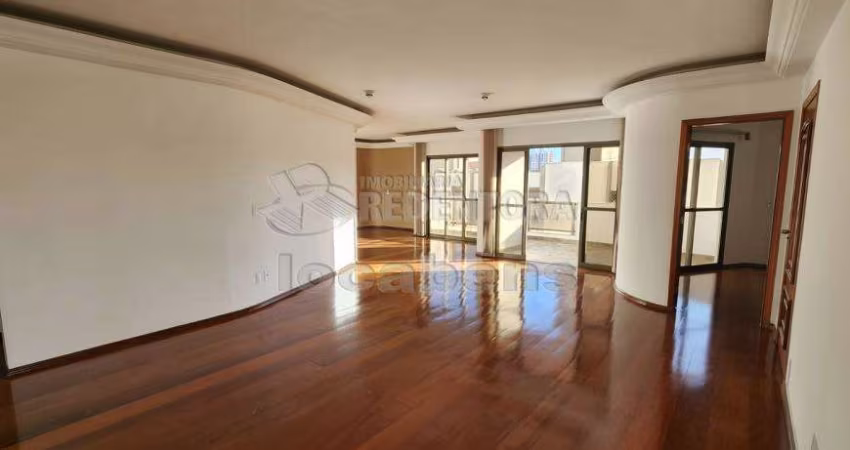 Centro - Apartamento com 03 dormitórios à Venda