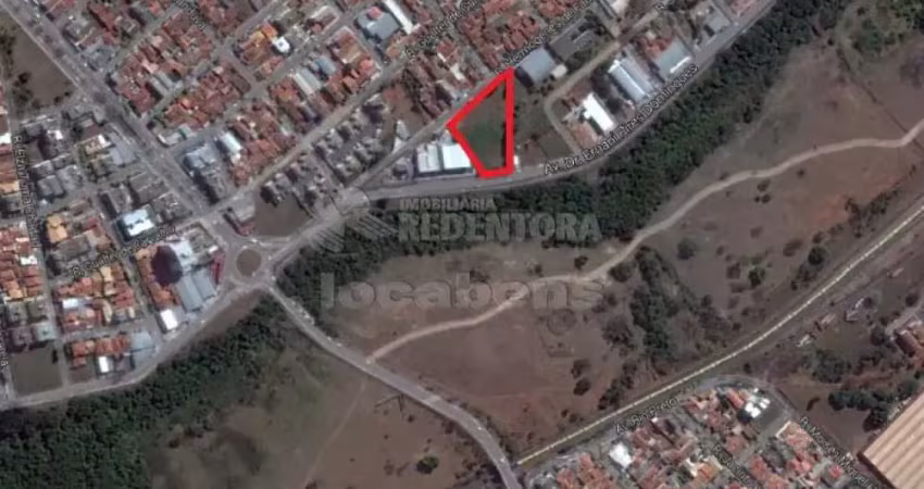 Área comercial com duas frentes, uma delas para a av. ernani pires domingues, 4.975,82m² tendo uma testada acima de 36 metros em uma e 90 metros em outra