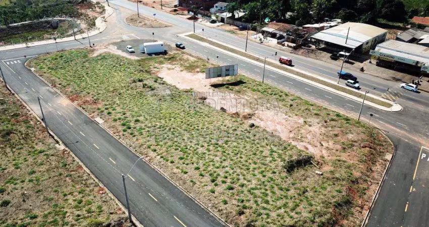 Área em rio preto - sp quadra fechada com frente para estrada municipal