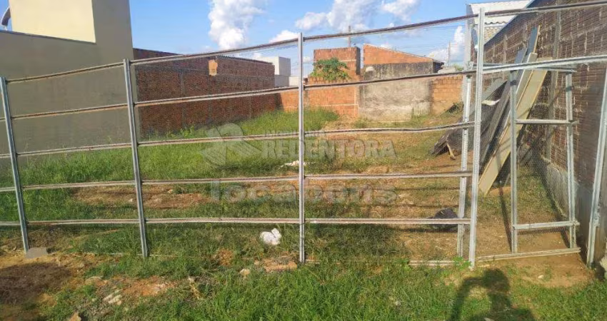 Terreno Padrão em Guapiaçu