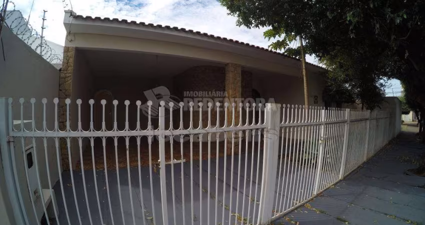 Boa Vista - Casa em bom local, boa para renda, 236 m² de construção, alugada, boa para renda