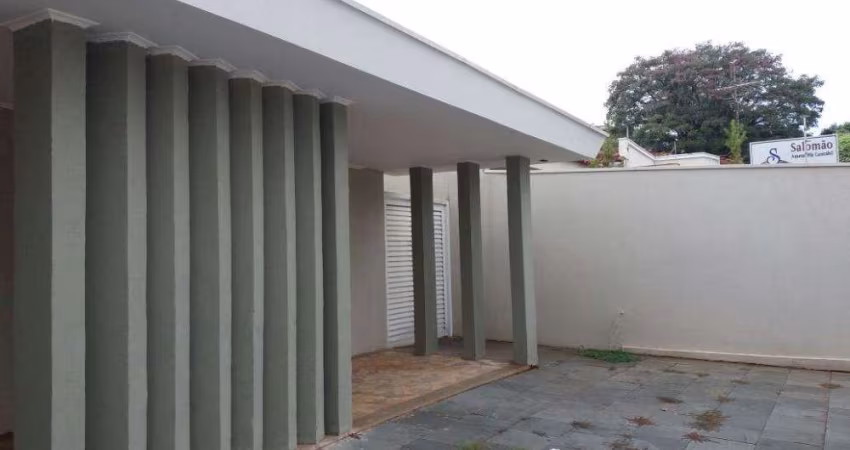 Casa a venda no bairro Vila Santa Cruz, com 03 dormitórios, sendo 01 tipo apartamento.