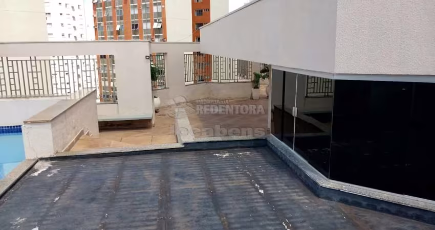Apartamento com 03 dormitórios na Vila Imperial