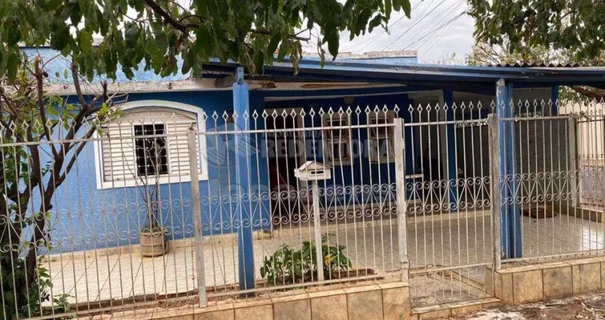Casa no bairro anchieta com 02 dormitórios e 01 vaga de garagem.