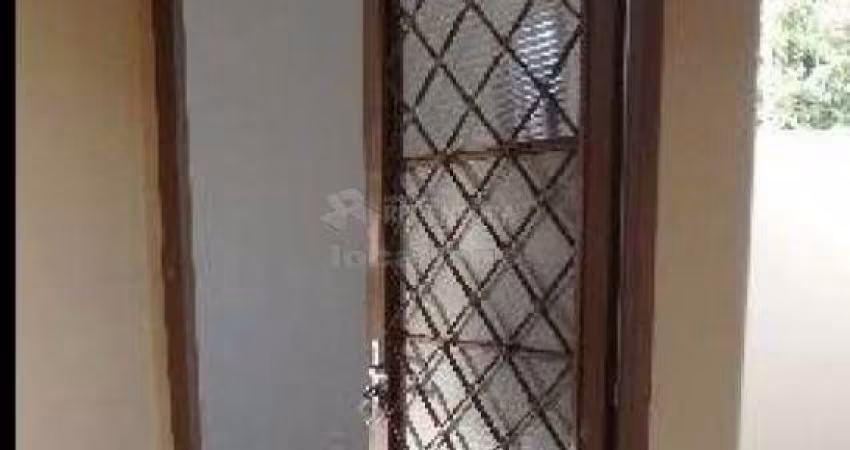 Jardim Bianco - Casa com 2 dorms, sala, coz, wc, quintal, garagens cobertas, portão basculante eletrônico, pisos em cerâmica