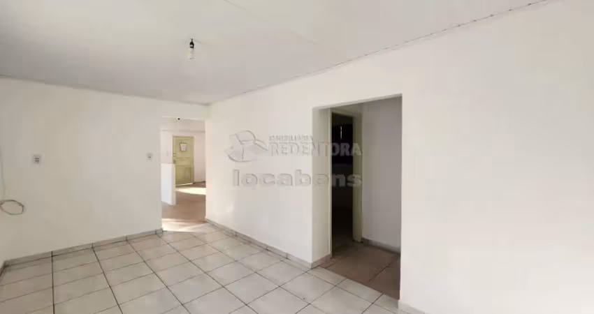 Casa com 3 dormitórios, 03 vaga de garagem no bairro vila angélica.
