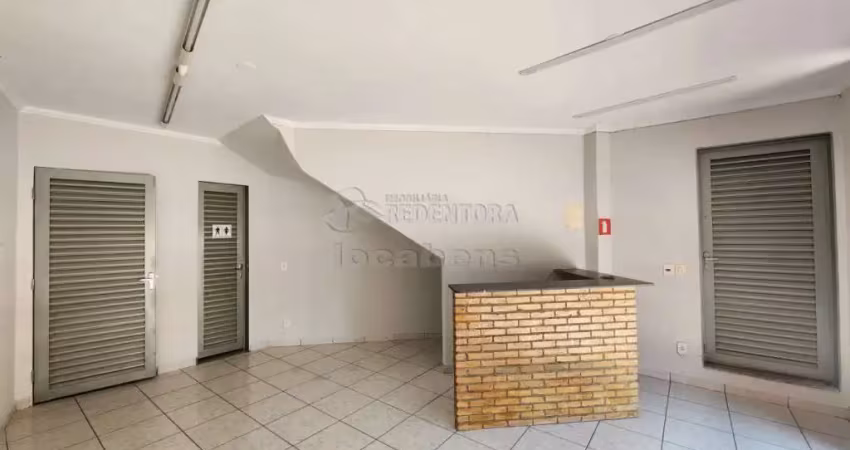 Salão comercial com 1 banheiro localizado no bairro são francisco.