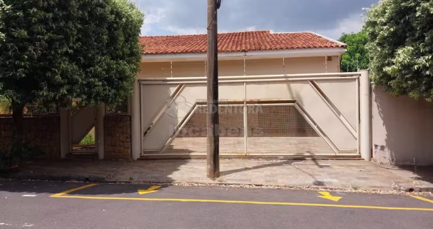 Casa / Padrão e Terreno À Venda no  Jardim Maria Cândida
