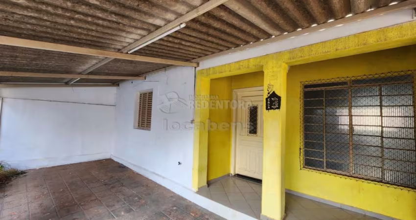 Casa com 2 dormitórios grandes no Centro