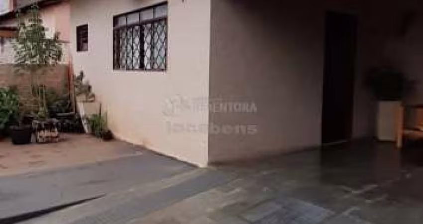 Casa Residencial 03 Dormitórios - Vila Gasbarro