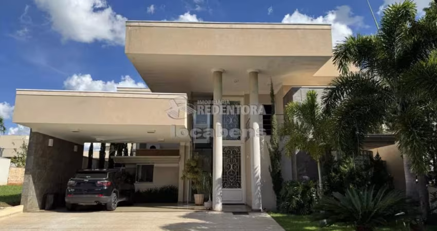 Venda de Sobrado com elevador possuindo 4 dormitórios localizado no Condomínio Eco Village.