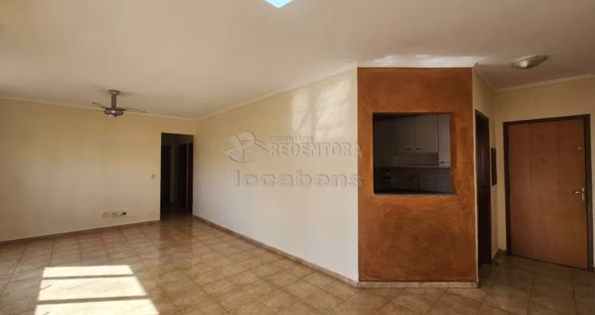 Apartamento de 03 dormitórios e 2 vagas de garagem no Parque Estoril.