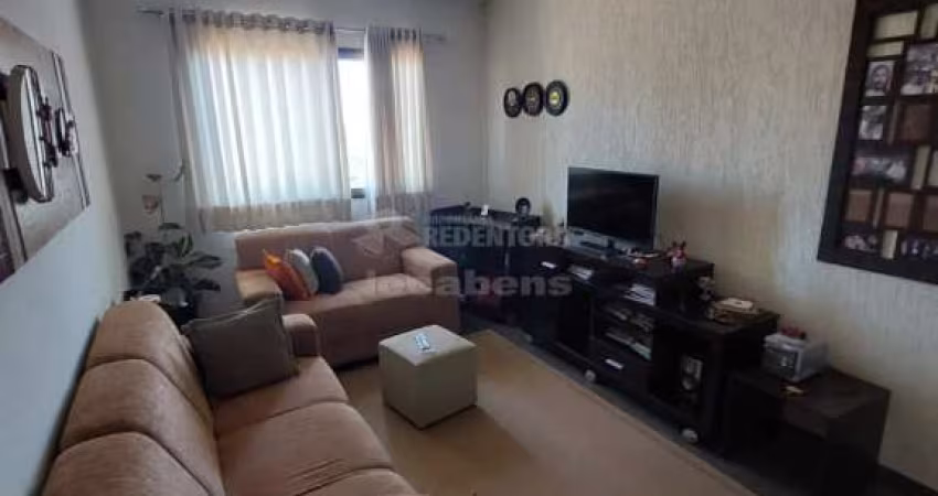 Excelente Apartamento com 02 quartos e 01 garagem coberta - Vila Redentora