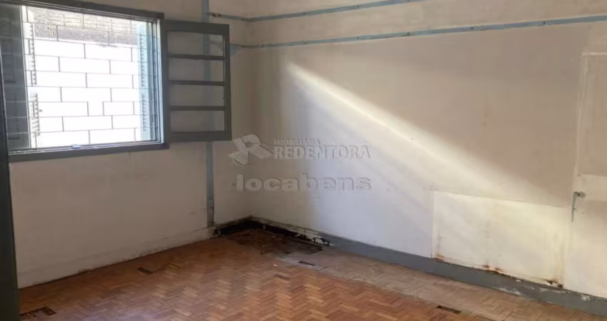 Santa Cruz - Casa com 3 dorms, 1 escritório, 2 wcs, varanda, sala, coz, perto do Atacadão