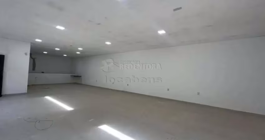 Salão comercial com 340mt², 2wc, elevador, mezanino no bairro Vila Redentora