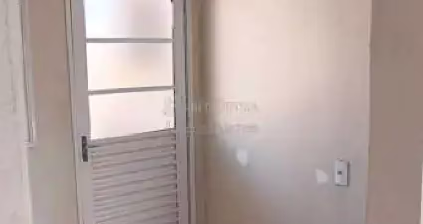Casa com 02 dormitórios,  02 vagas de garagem no bairro jardim aurora.