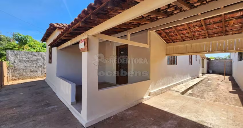 Casa com 03 dormitórios no bairro Ana Claudia