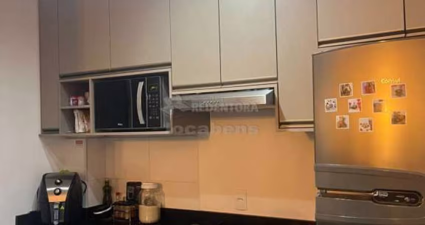 Apartamento de 2 dormitórios com sacada - Bairro Club V