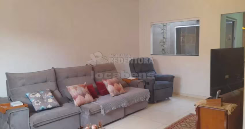 Casa Padrão com 3 dormitórios no Bairro Romano  Calil