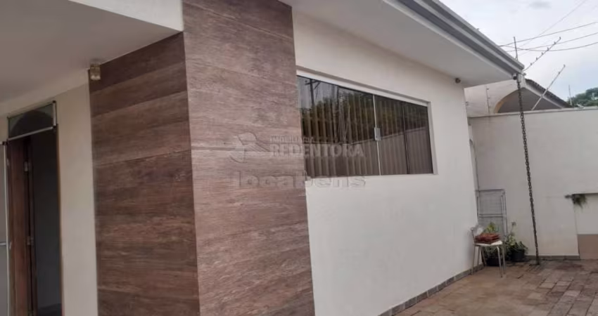 Bairro Santa Cruz - Casa com  03 dormitórios