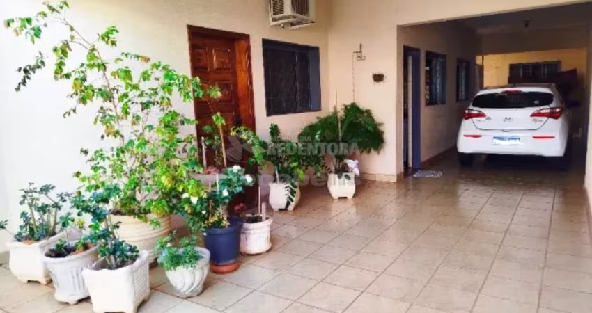 Ótima Casa Residencial para Venda - 3 Dormitórios / Jardim do Bosque